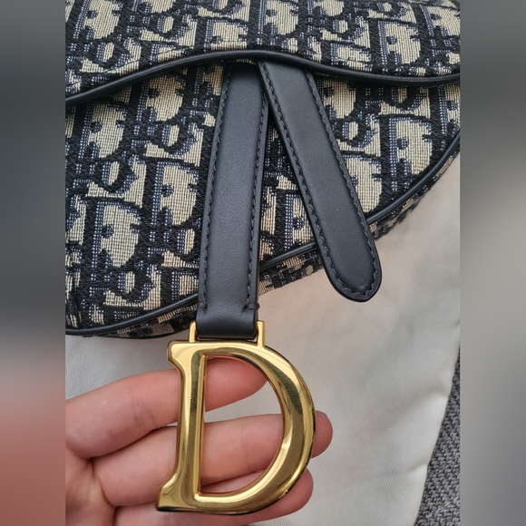 Like new dior mini saddle bag - Picture 5 of 6